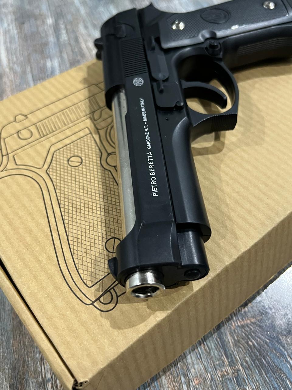 M92 Beretta Airsoft Toy Gun (Black & Silver)